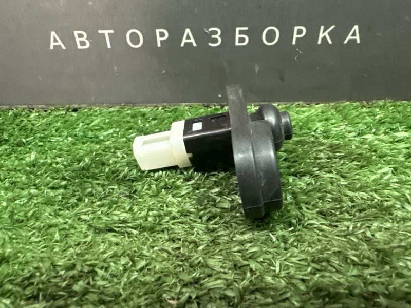 Концевик двери Kia Rio 4 2019 FB