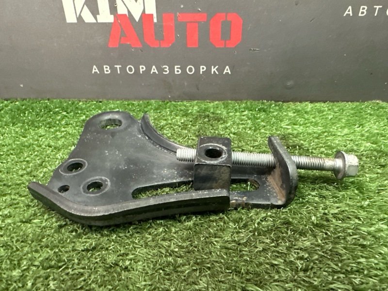Кронштейн генератора Kia Rio 4 2019 FB