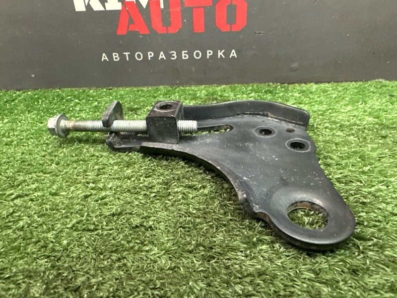 Кронштейн генератора Kia Rio 4 2019 FB