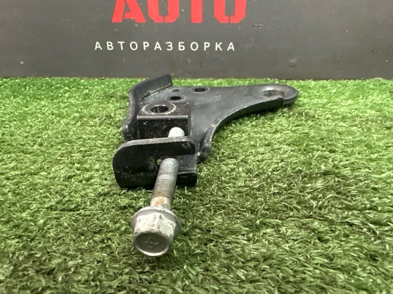 Кронштейн генератора Kia Rio 4 2019 FB