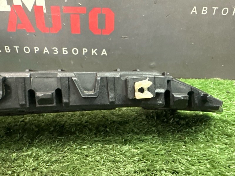 Кронштейн бампера Kia Rio 4 2019 FB