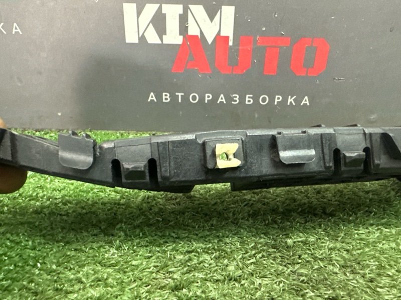 Кронштейн бампера Kia Rio 4 2019 FB