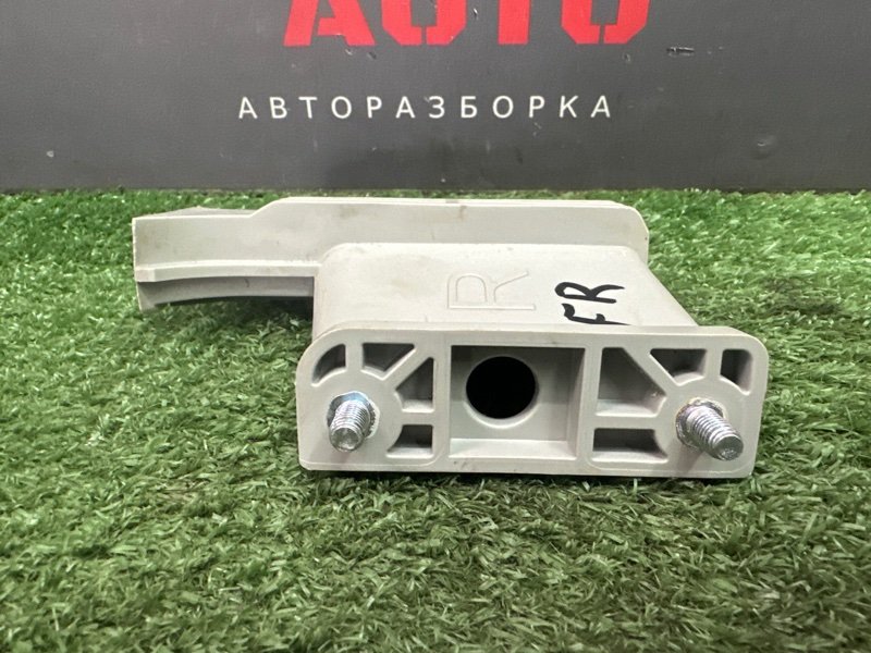 Направляющая стекла двери Kia Rio 4 2019 FB