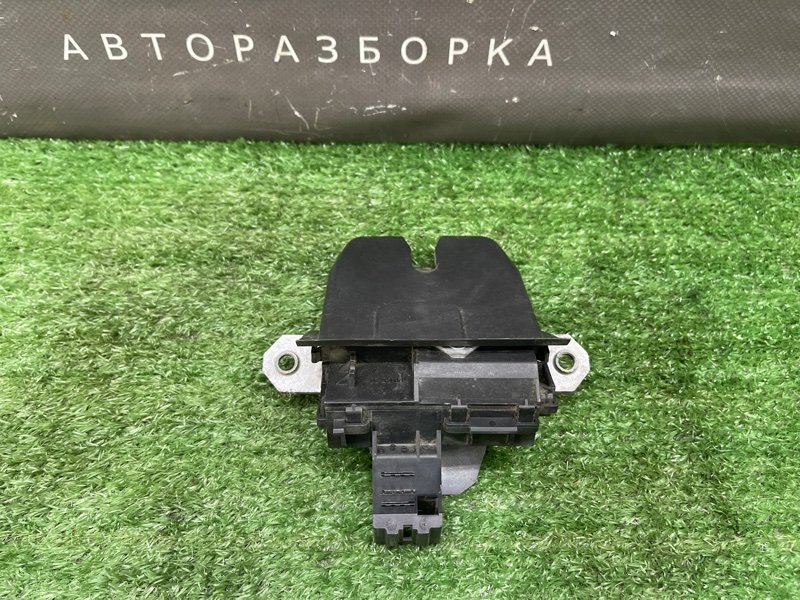Замок крышки багажника Ford Focus 2 2009 CB