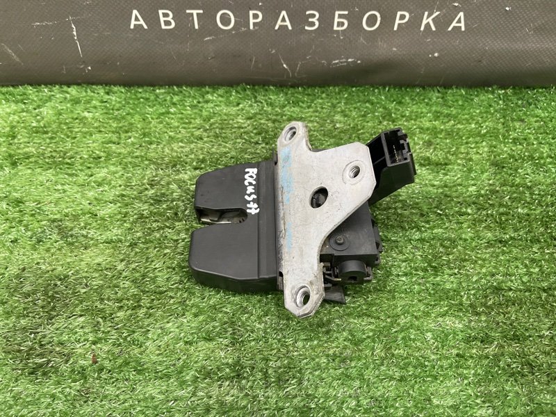 Замок крышки багажника Ford Focus 2 2009 CB