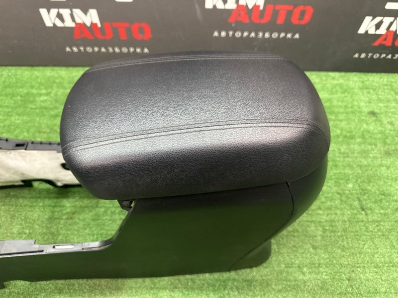 Центральная Консоль с подлокотником Kia Sportage 3 2012 SL