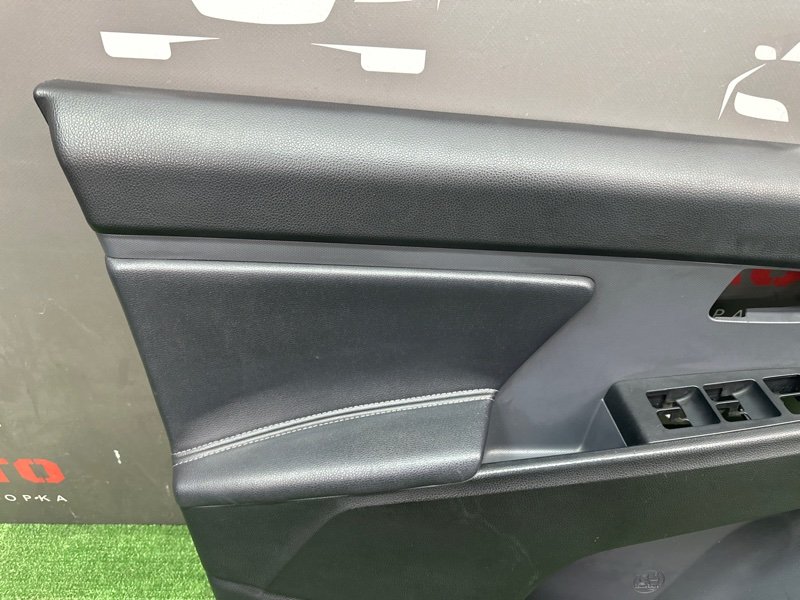 Обшивка двери Kia Sportage 3 2012 SL
