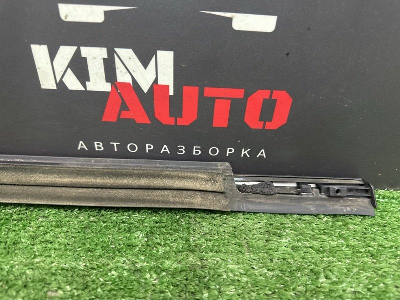 Уплотнитель стекла наружный (Бархотка) Kia Sportage 3 2012 SL