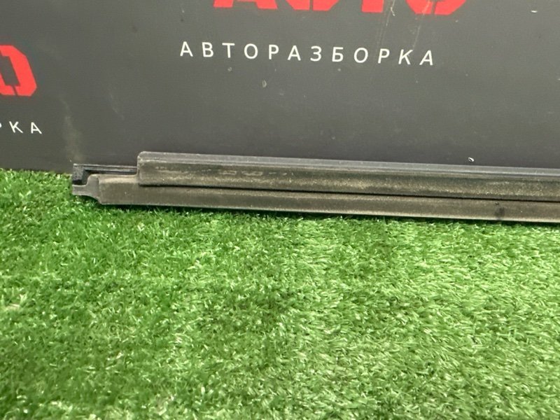 Уплотнитель стекла наружный (Бархотка) Kia Sportage 3 2012 SL