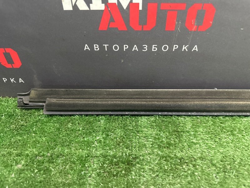 Уплотнитель стекла наружный (Бархотка) Kia Sportage 3 2012 SL