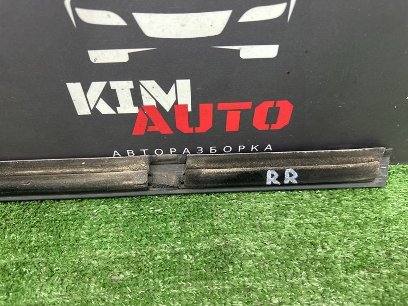 Уплотнитель стекла наружный (Бархотка) Kia Sportage 3 2012 SL