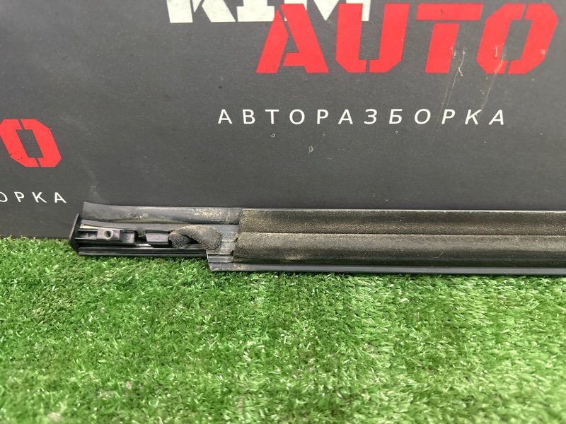 Уплотнитель стекла наружный (Бархотка) Kia Sportage 3 2012 SL