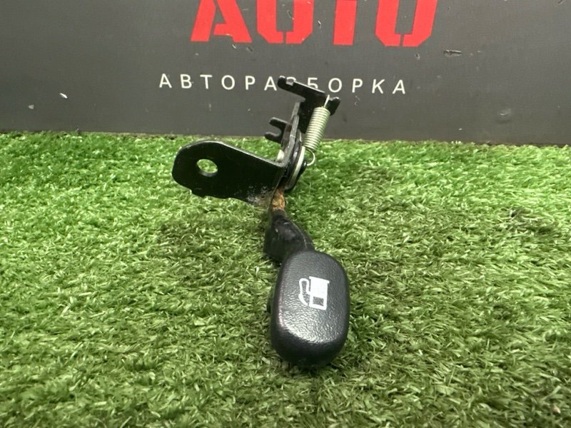 Ручка открывания бензобака Kia Sportage 3 2012 SL