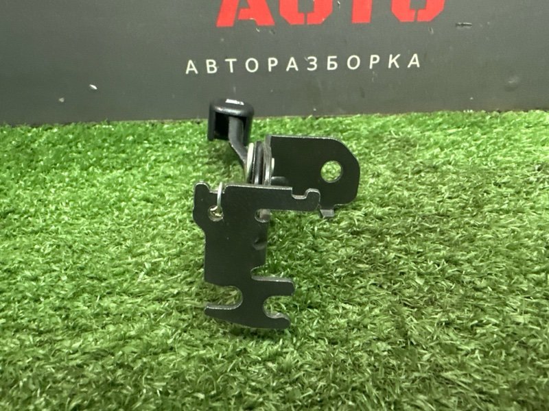 Ручка открывания бензобака Kia Sportage 3 2012 SL
