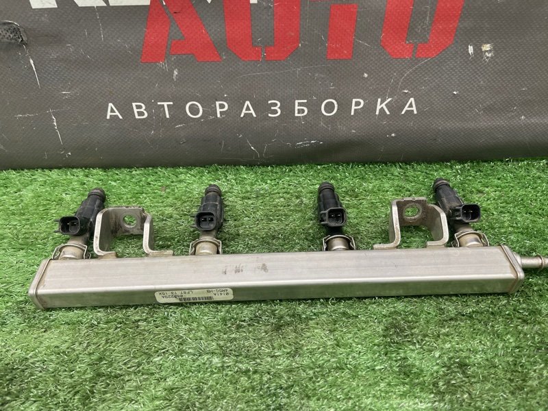 Топливная рейка с форсунками Ford Focus 2 2009 CB