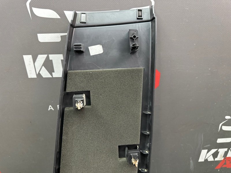 Накладка центральной стойки нижняя Ford Focus 3 2012 MK3