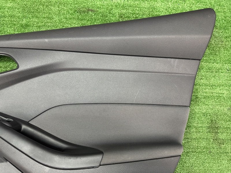 Обшивка двери Ford Focus 3 2012 MK3