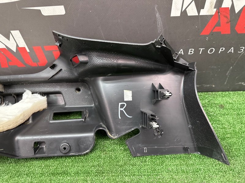 Опора полки багажника Ford Focus 3 2012 MK3