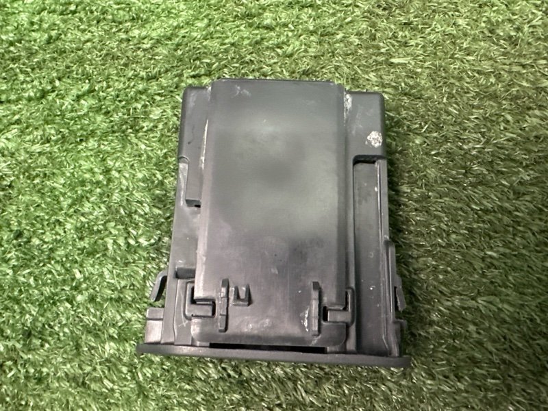 Монетница Ford Focus 3 2012 MK3