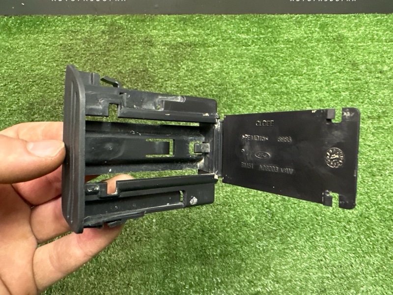 Монетница Ford Focus 3 2012 MK3