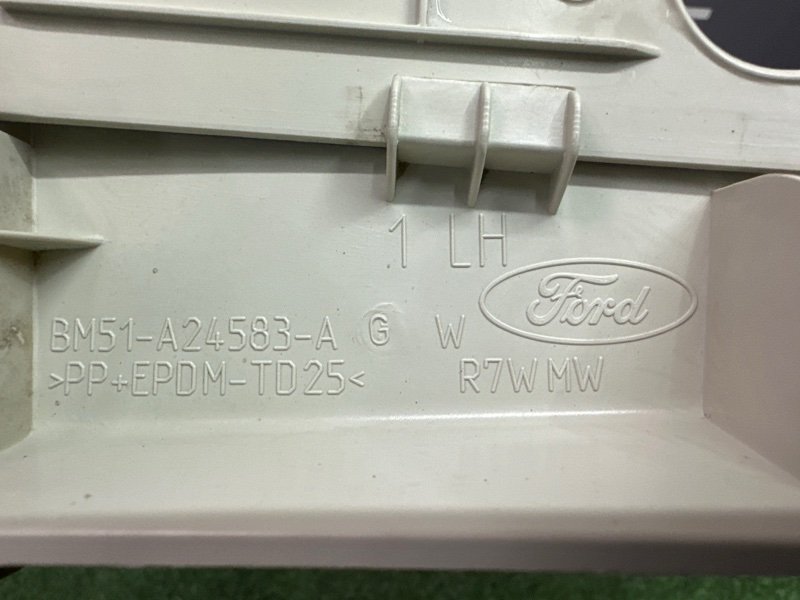 Накладка центральной стойки верхняя Ford Focus 3 2012 MK3