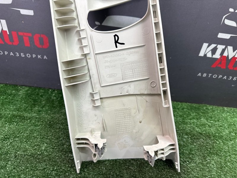 Накладка центральной стойки верхняя Ford Focus 3 2012 MK3