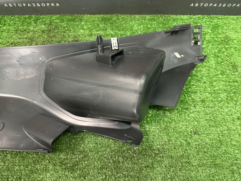 Накладка стойки нижняя Ford Focus 3 2012 MK3