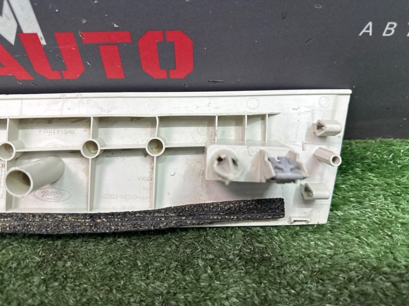 Обшивка стойки Ford Focus 3 2012 MK3