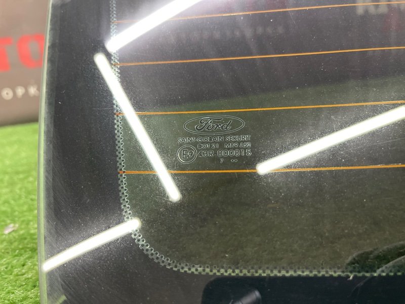Стекло заднее с обогревом Ford Focus 2 2009 CB