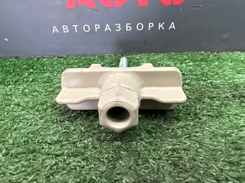 Болт крепления запасного колеса Kia Rio 3 HB 2013