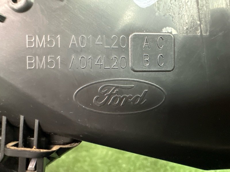 Дефлектор отопителя центральный Ford Focus 3 2012 MK3