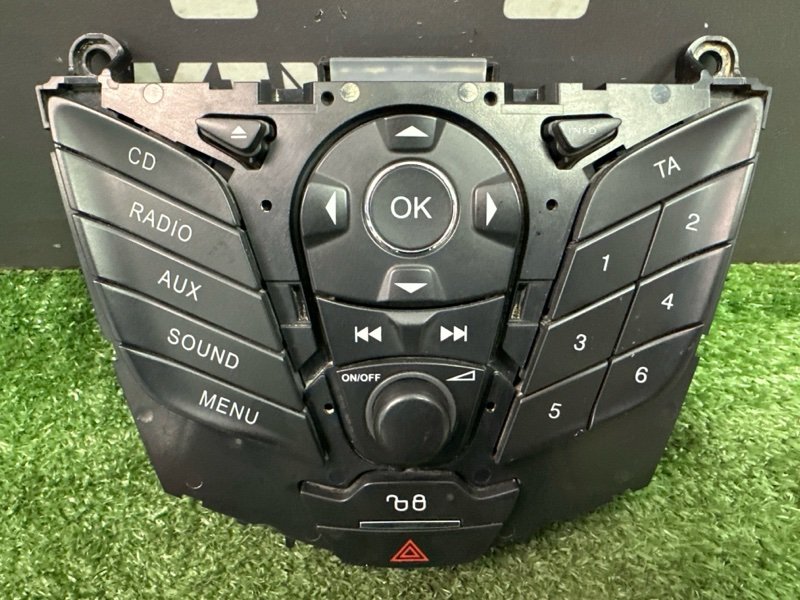 Панель управления аудиосистемой Ford Focus 3 2012 MK3