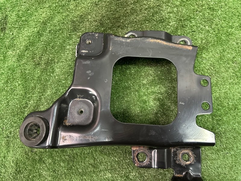 Кронштейн АКБ Ford Focus 3 2012 MK3