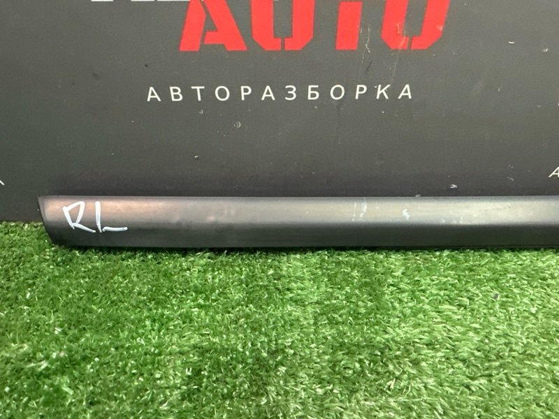 Уплотнитель стекла наружный (Бархотка) Ford Focus 3 2012 MK3