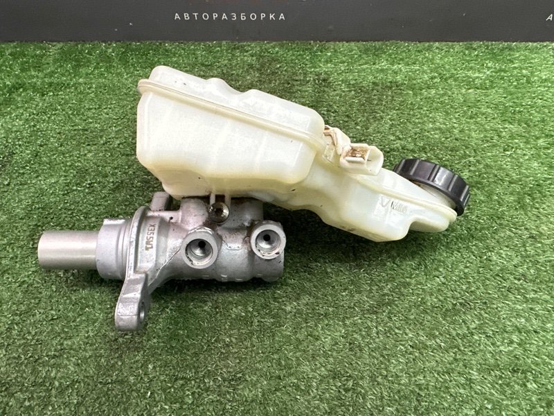 Главный тормозной цилиндр с бочком Ford Focus 3 2012 MK3