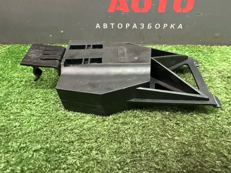 Кронштейн замка двери Ford Focus 3 2012 MK3