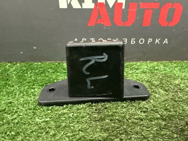 Отбойник крышки багажника Ford Focus 3 2012 MK3
