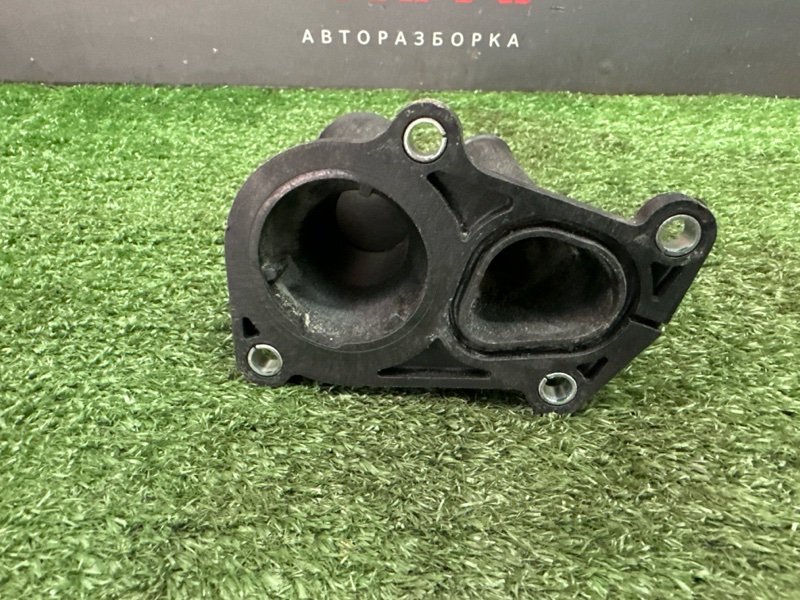 Крышка термостата Ford Focus 3 2012 MK3