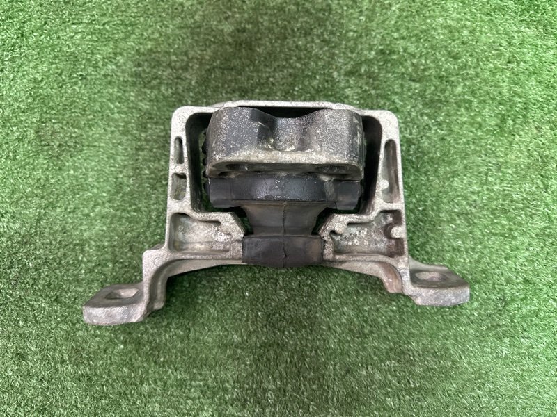 Подушка/опора двигателя Ford Focus 3 2012 MK3