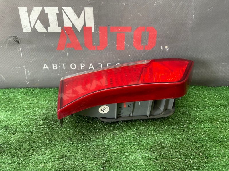 Фонарь в крышку багажника Kia Rio 3 2012 QB
