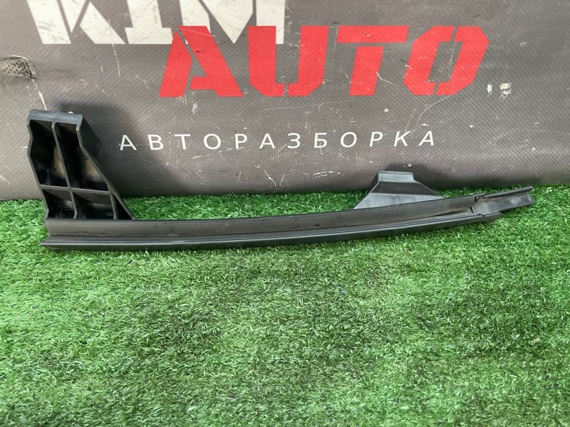 Направляющая стекла двери Kia Rio 3 2012 QB