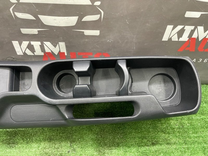 Консоль между сидений Kia Rio 3 2012 QB