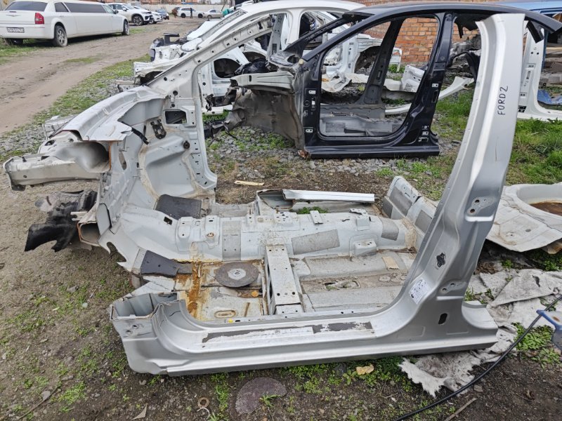 Порог со стойкой Ford Focus 2 2007 HB