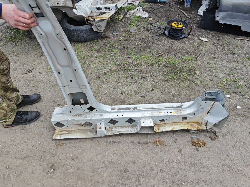 Порог со стойкой Ford Focus 2 2007 HB