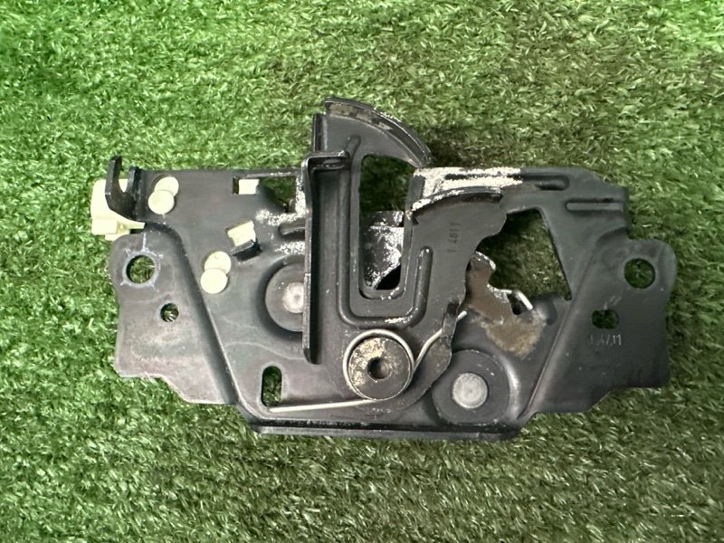 Замок капота Ford Focus 3 2012 MK3