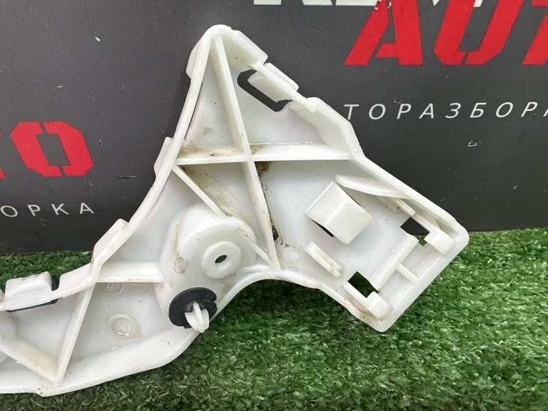 Кронштейн бампера Ford Focus 3 2012 MK3