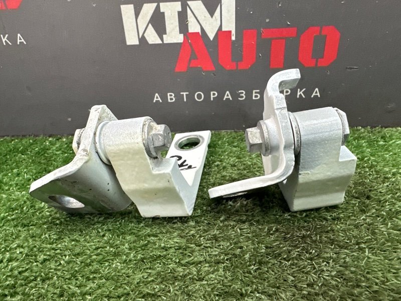 Петли двери Ford Focus 3 2012 MK3