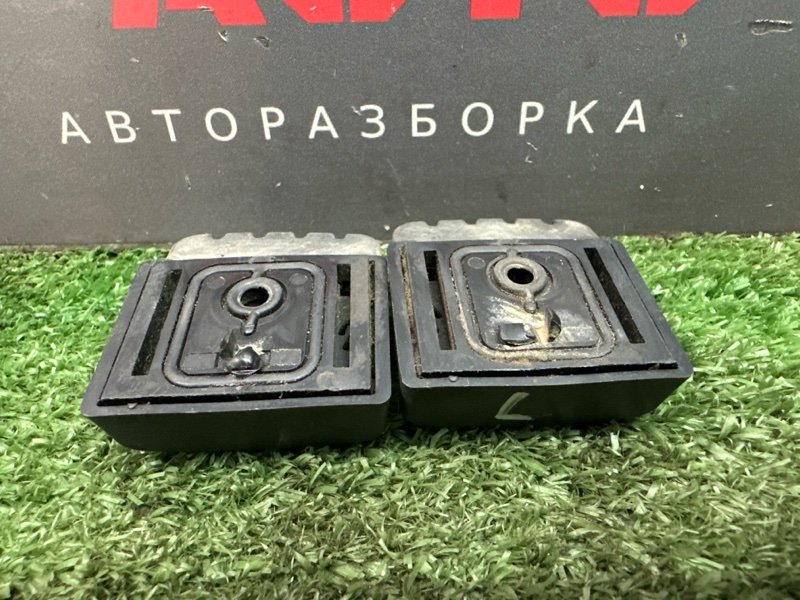 Отбойник крышки багажника Ford Focus 3 2012 MK3