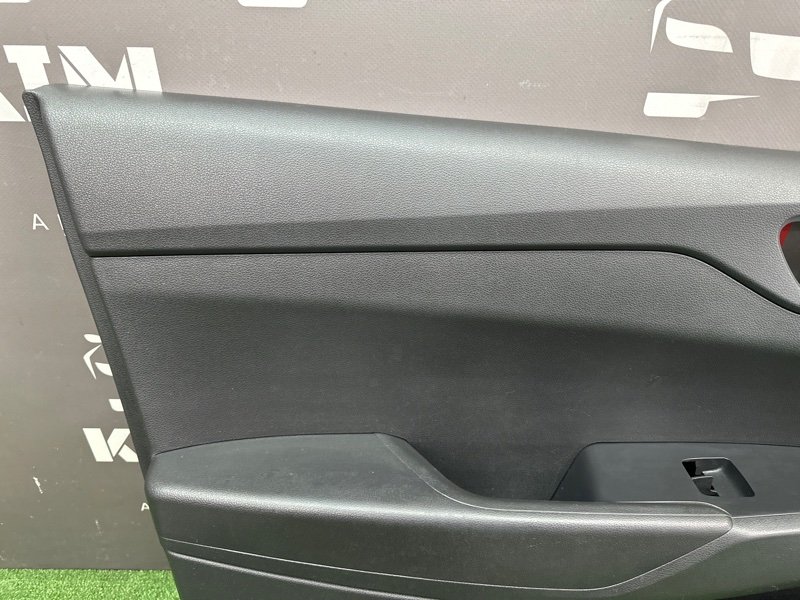 Обшивка двери Hyundai Solaris 2 2020 HCR