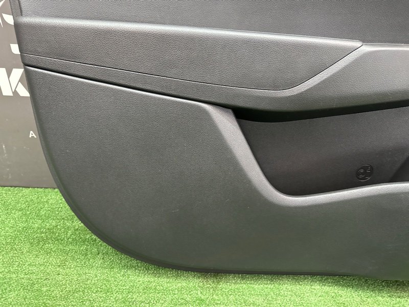 Обшивка двери Hyundai Solaris 2 2020 HCR